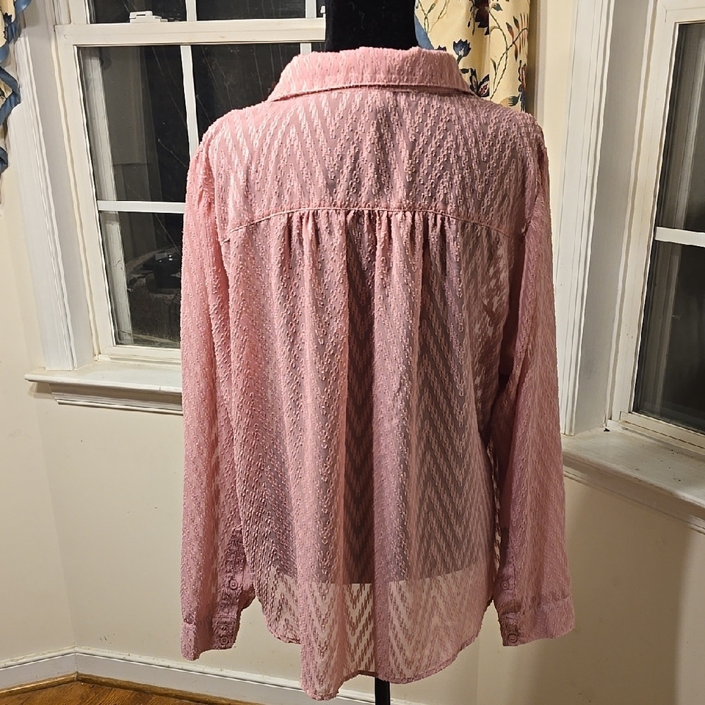 Pink Textured Button-Up Blouse - Picture 3 of 8